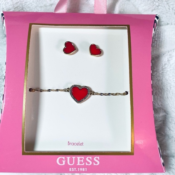 ๐ NWT GUESS Heart Stud Earrings & Bracelet Set ๐ - Picture 5 of 5